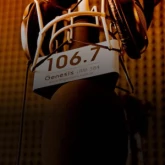 Логотип радиостанции FM Génesis 106.7 (Сан-Педро, Буэнос-Айрес)